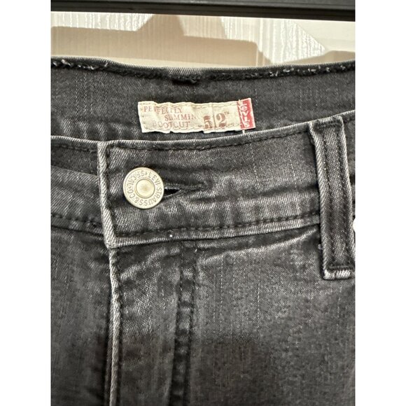 Levi's 512 perfectly slimming bootcut Fit jeans in a black wash Size 12 short - Picture 2 of 4